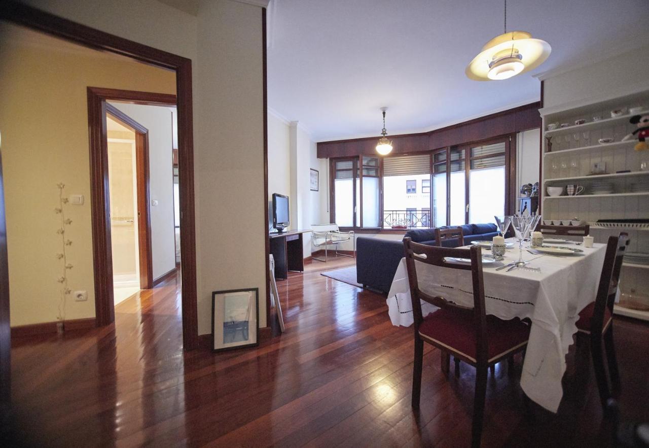 Apartamento NANA in Bilbao, parking en el edificio Exterior foto