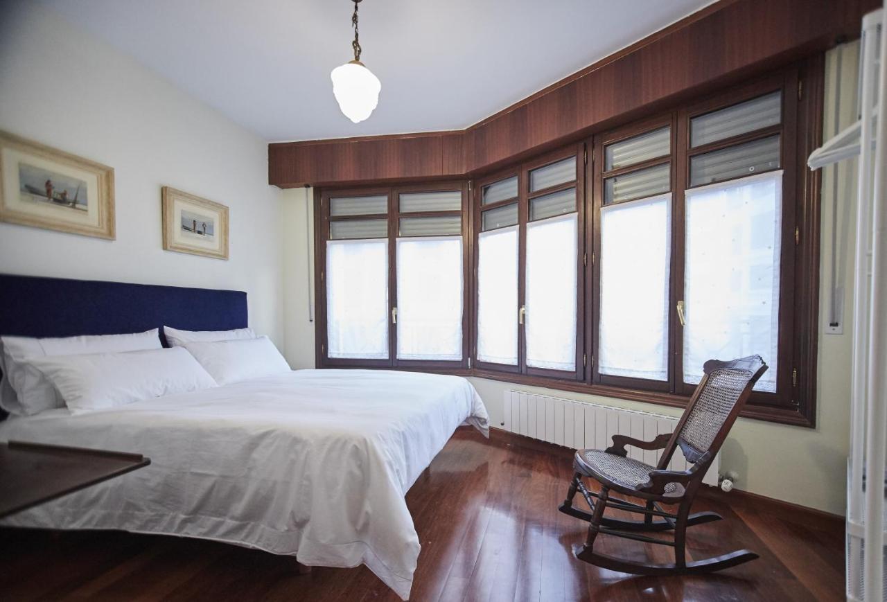 Apartamento NANA in Bilbao, parking en el edificio Exterior foto